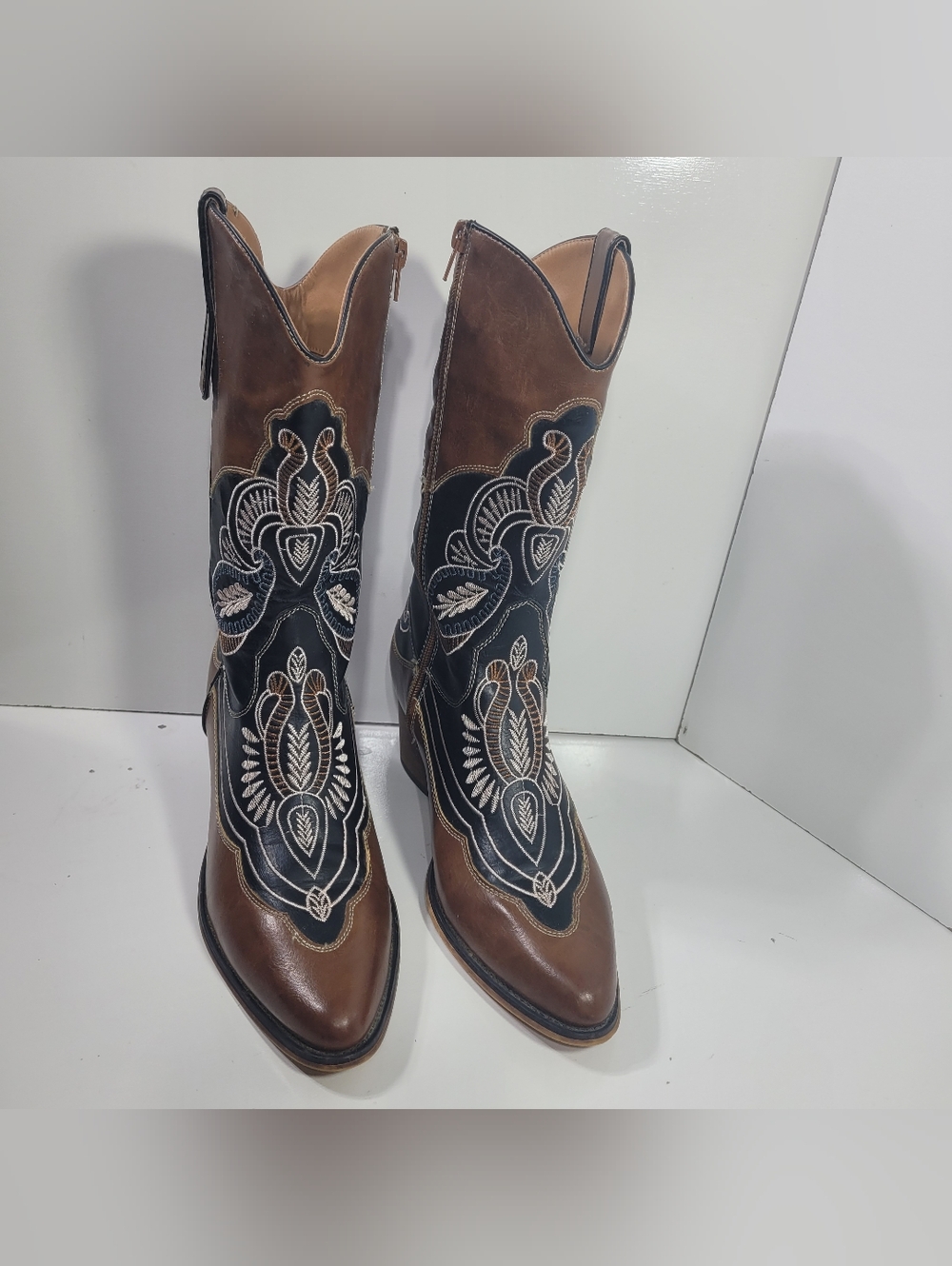 Western Girl Women's Brown Leather Embroidered Cowboy Boots Black Inlay Size 8.5